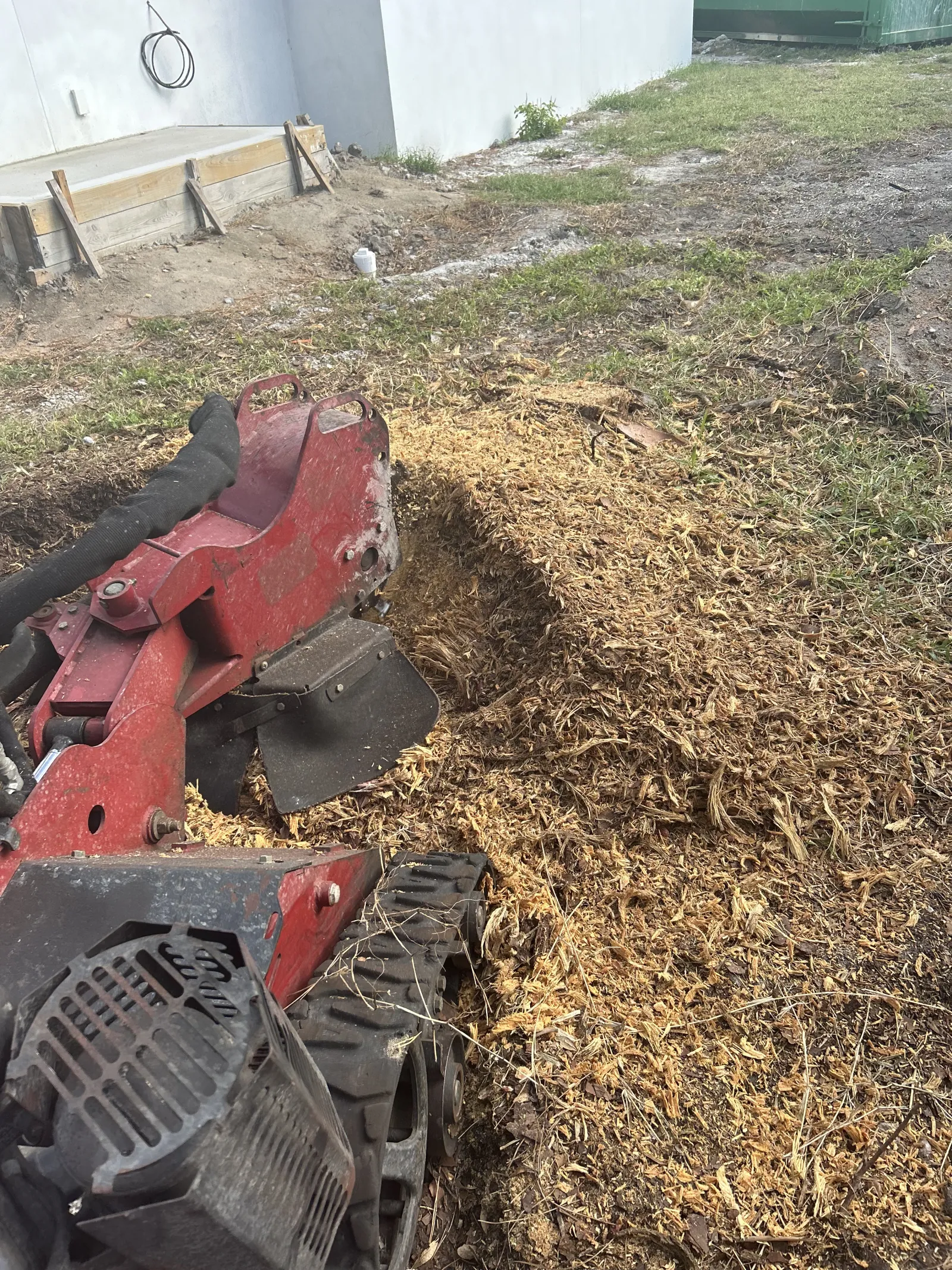 Stump grinding equipment in action